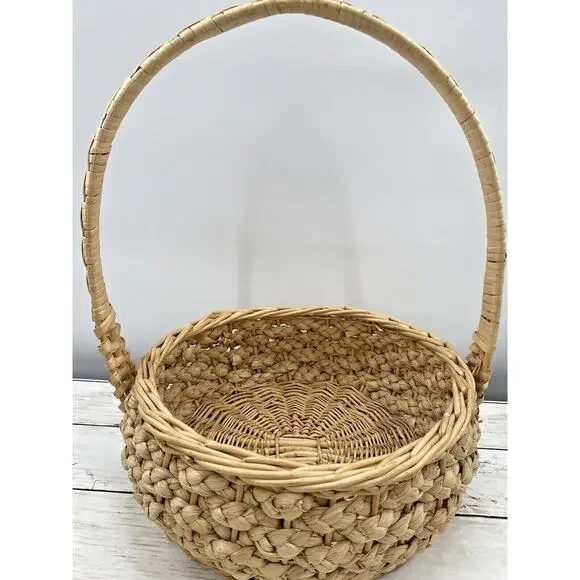 Vintage Large Round Bamboo Wicker Rattan Storage Basket in Natural W/Handle - Picture 1 of 11